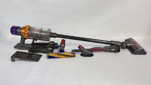 DYSON V15 DETECT ABSOLUTE CORDLESS VACUUM CLEANER COMPLETE WITH CHARGING DOCK AND ACCESSORIES