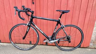 DOLAN 20 SPEED ROAD BIKE WITH CARBON FIBRE FRAME, BARELLI HANDLE BARS, BONTRAGER SEAT.