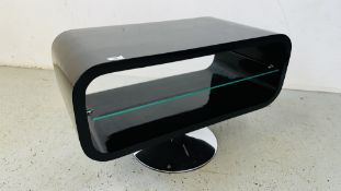 A DESIGNER RETRO STYLE TELEVISION STAND MOUNTED ON A CHROME PEDESTAL BASE - W 80 X D 40 X H 50CM.