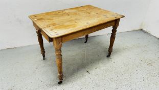 ANTIQUE STRIPED PINE SINGLE DRAWER KITCHEN TABLE W 114CM X D 78CM.