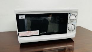 A COOKWORKS 700W MICROWAVE OVEN - SOLD AS SEEN.