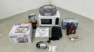 A GROUP OF HOME ELECTRICALS AS CLEARED TO INCLUDE DAEWOO COMPACT MICROWAVE,