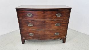 AN EARLY C19TH MAHOGANY BOW FRONTED CHEST OF THREE DRAWERS W 113CM D 57CM H 90CM.