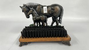 (R) HORSE DOORSTOP & BRUSH.