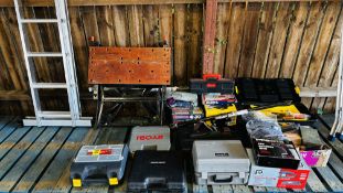 AN ASSORTMENT OF SHED AND DIY TOOLS TO INCLUDE SILVERLINE CORDLESS DRILL SET,