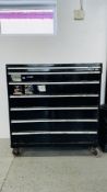 A HEAVY DUTY STEEL SEVEN DRAWER ENGINEERS WORKSHOP CHEST ON WHEELS, W 143 X D 73 X H 152CM.