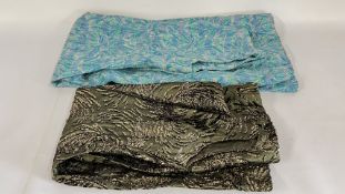2 X VINTAGE EVENING DRESSES TO INCLUDE AN EXAMPLE BEARING ORIGINAL MAKERS LABEL 'PEGGY FENCH