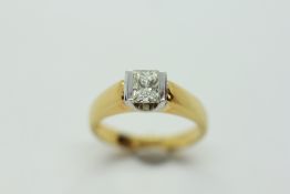 AN 18CT YELLOW GOLD SOLITAIRE DIAMOND RING,