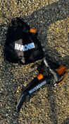 A WORX ELECTRIC GARDEN BLOWER / VAC WITH COLLECTOR BAG - SOLD AS SEEN.