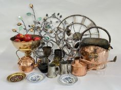 A BOX OF MIXED METAL WARE TO INCLUDE A COPPER COAL BUCKET AND WATERING CAN,