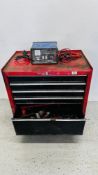 A STEEL FIVE DRAWER ENGINEERS WHEELED CABINET AND CONTENTS TO INCLUDE HEAVY DUTY STILSONS,