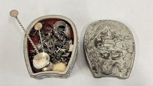 JAPANESE SILVER PLATED HORSESHOE TRINKET BOX TO INCLUDE SILVER AND WHITE METAL BROOCHES, RINGS, ETC.