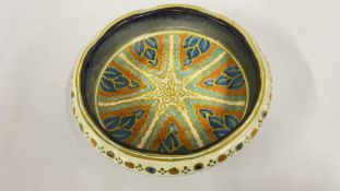 A LARGE GOUDA 'COLLIER' 1867 BOWL, SIGNED, DIAM 26.5CM.