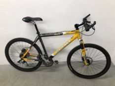 GIANT 870 ATX SUSPENSION SUPER LIGHT WEIGHT ALUMINIUM FRAME 27 SPEED MOUNTAIN BIKE JUDY HYDRO COIL