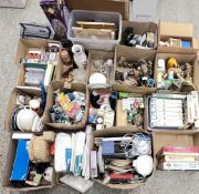 APPROX 18 X BOXES OF ASSORTED HOME SUNDRIES TO INCLUDE PERSONAL CLEANING PRODUCTS,