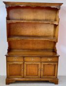MODERN 3 DRAWER 3 DOOR DRESSER WITH TWO TIER UPSTAND, W 133 X D 46 X H 197CM.