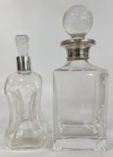 A GOOD QUALITY GLASS DECANTER & STOPPER,