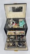 A JEWELLERY BOX AND CONTENTS TO INCLUDE AN EXTENSIVE GROUP OF BEADED NECKLACES, DRESS RINGS,