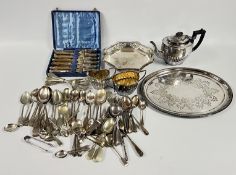 COLLECTION SILVER PLATED WARES TO INCLUDE A THREE PIECE TEA SET WITH GADROONED DETAIL TO BODY,