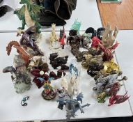 AN EXTENSIVE COLLECTION OF APPROXIMATELY 32 ASSORTED DRAGON SCULPTURES AND ORNAMENTS + A FURTHER 4