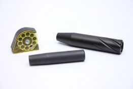 A GROUP OF 3 AIR ARMS ACCESSORIES TO INCLUDE TWO MUZZLE ENDS AND S410 MAGAZINE