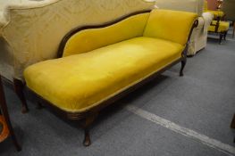 A chaise longue.