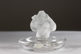 A GOOD LALIQUE GROUP OF YOUNG LOVERS. Engraved Lalique, France, in original box. 3.5ins diameter.