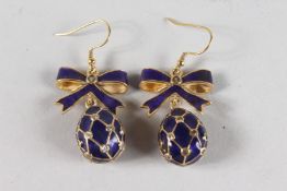 A PAIR OF RUSSIAN SILVER AND BLUE ENAMEL EGG EARRINGS.