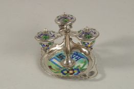 AN UNUSAL ENAMELLED SILVER SPICE CONTAINER, 8cm high, weight 200g.