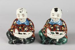 A PAIR OF JAPANESE MEIJI PERIOD PORCELAIN FIGURES, 12.5cm high.