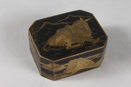 A FINE KOMAI STYLE BOX DECORATED WITH EGYPTIAN SUBJECT, 8cm x 6.5cm.