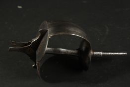 A FINE 17TH CENTURY GOLD INLAID STEEL TULWAR HILT.