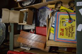 Quantity of miscellaneous collectables.