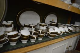A comprehensive Minton Grandee dinner service.