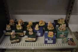 A quantity of Lilliput Lane collectors cottages, boxed.