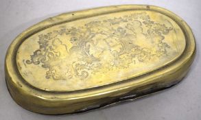 AN OLD DUTCH ENGRAVED BEAST TOBACCO BOX. 5ins high