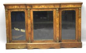 A GOOD VICTORIAN WALNUT AND MARQUETRY BREAKFRONT CABINET, with plain top and marquetry panels to the
