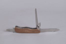 A VICTORINOY SWISS 4 PIECE FOLDING KNIFE.