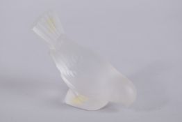 A GOOD LALIQUE GLASS BIRD. 4ins high.
