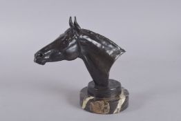 WILLIAM NEWTON (1960-?). A PATINATED BRONZE BUST OF THE RACEHORSE PALL MALL, mounted on an Italian