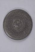 A 18TH CENTURY INDIAN BIDRI SILVER INLAID DISH, 18.5cm diameter.