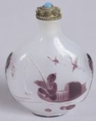 AN EARLY 20TH CENTURY CHINESE PEKING GLASS SNUFF BOTTLE, decorated with fisherman and flying cranes,