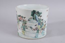 A LARGE CHINESE FAMILLE VERTE PORCELAIN JAR, painted with scenes of figures, 18.5cm high.