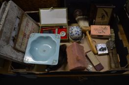 Miscellaneous collectables.