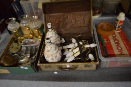 Miscellaneous items to include food moulds, lighting, games etc.