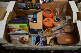 Miscellaneous collectables.