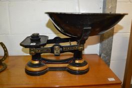 An old set of Avery weighing scales.