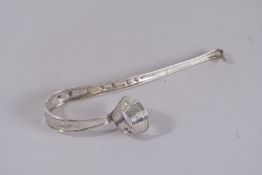 A WARWICKS PATENT PLATED BOTTLE HOLDER.