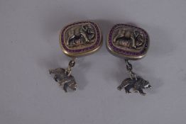 A PAIR OF RUSSIAN SILVER ELEPHANT CUFFLINKS Mark: 88. A H.