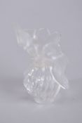 A GOOD LALIQUE GLASS PERFUME BOTTLE AND STOPPER.